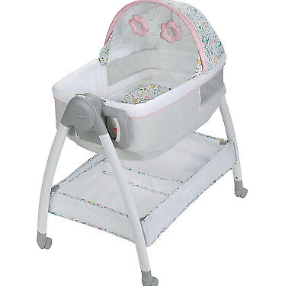 Gracco baby girl bassinet.